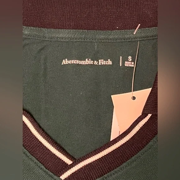 Abercrombie & Fitch No sweat collection polo - Picture 2 of 6